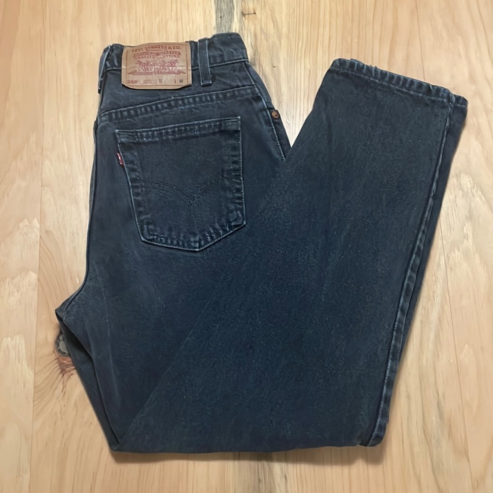 Like new Levi's 550 Relaxed Fit Tapered Jeans - Black